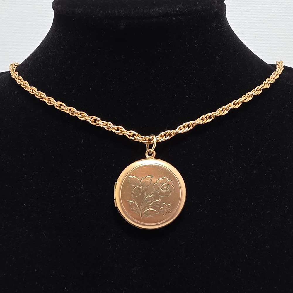 Vintage A&Z 12k Gold Filled Etched Floral Round Locket Necklace 24 Inch Chain